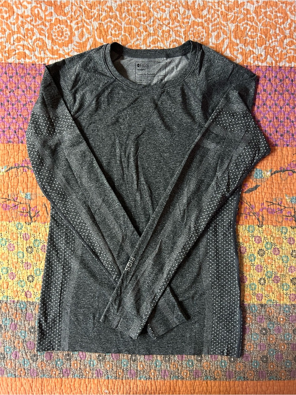 Figs Women's Long Sleeve Performance Top - Charcoal